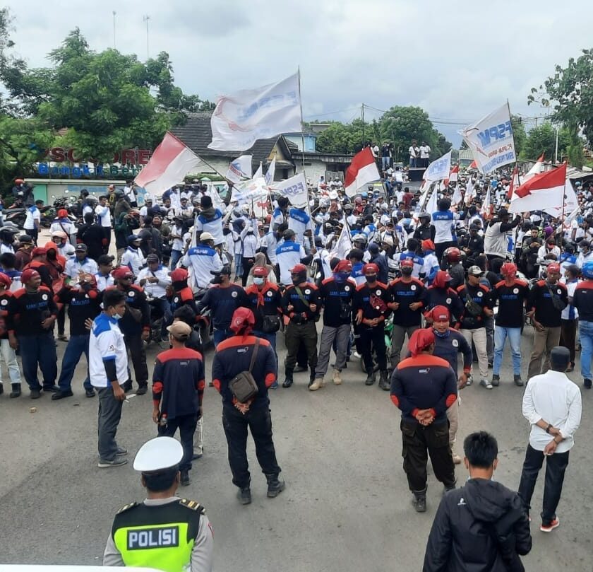 foto buruh FSPMI Tuban demo