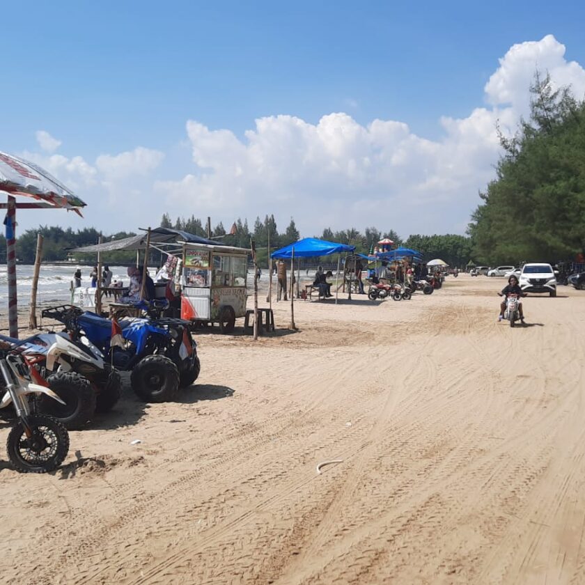 Pantai Cemara Tuban