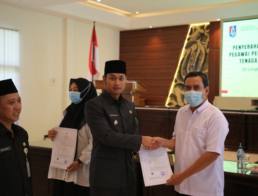 Bupati Tuban Lindra