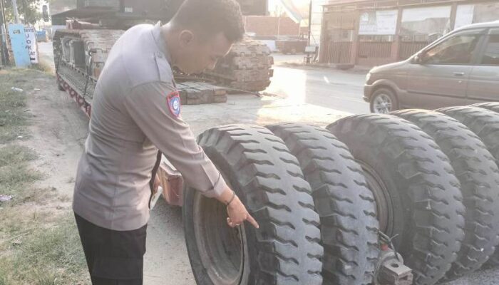 Remaja Tewas Terlindas Truk