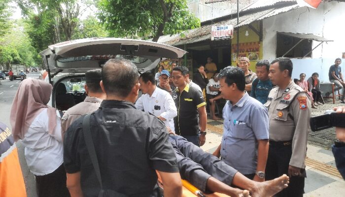 Tukang becak tewas
