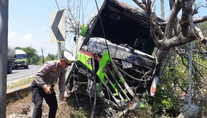 Kecelakaan Bus di Tuban