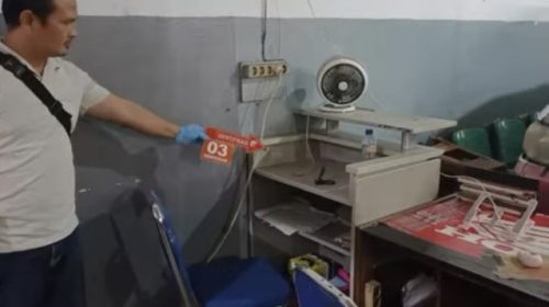 Petugas melakukan olah TKP di Bengkel Motor yang disatroni maling di wilayah Kecamatan Kerek, Tuban.